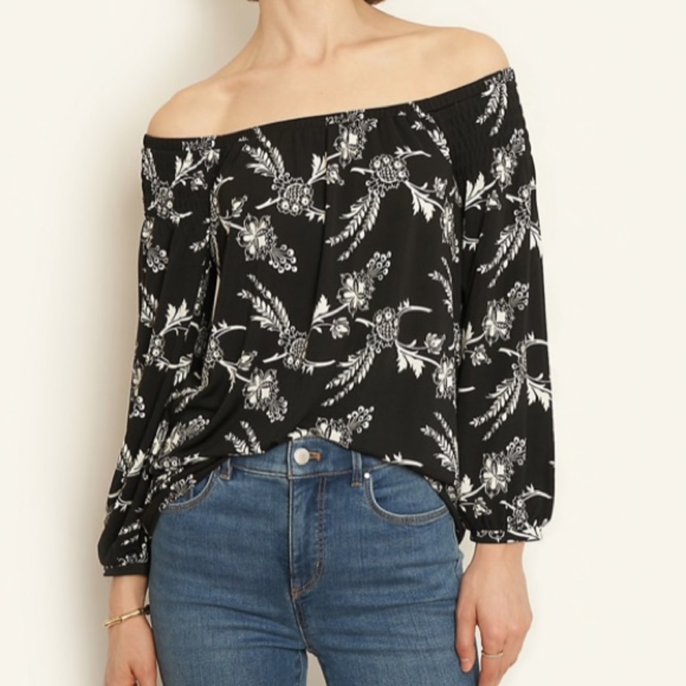 Ann Taylor off the shoulder top XS. NWT.